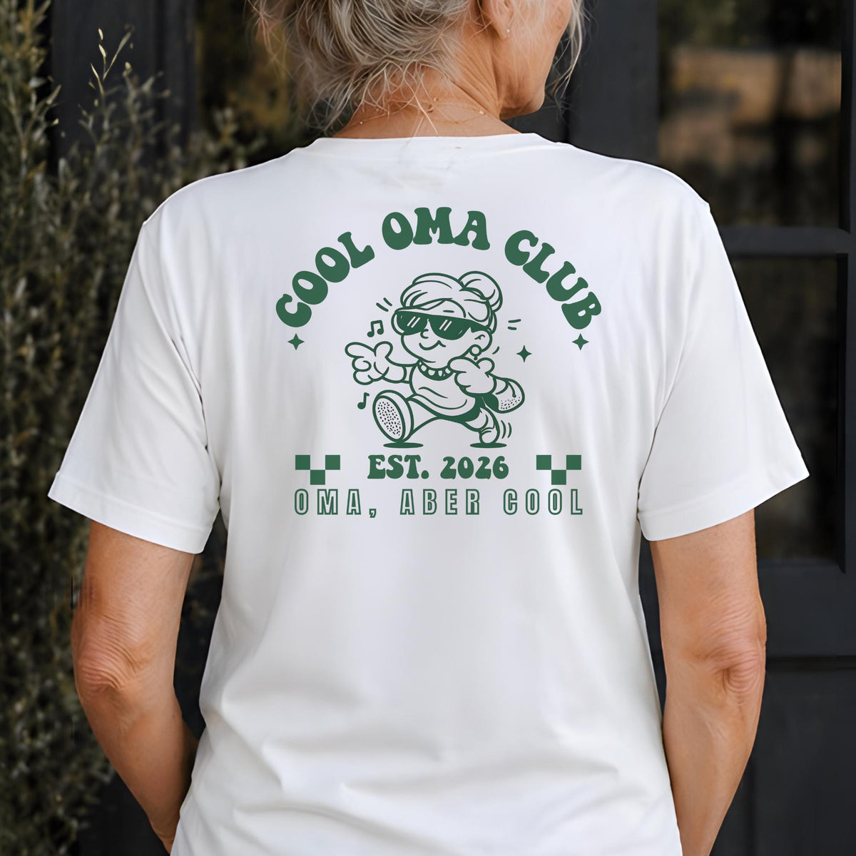 Cool Oma Club, personalisiertes Oma Shirt, Est 2026 Shirt, Geschenkidee Muttertag, Geschenk für Oma, Großmutter T-Shirt, Geburtstagsgeschenk