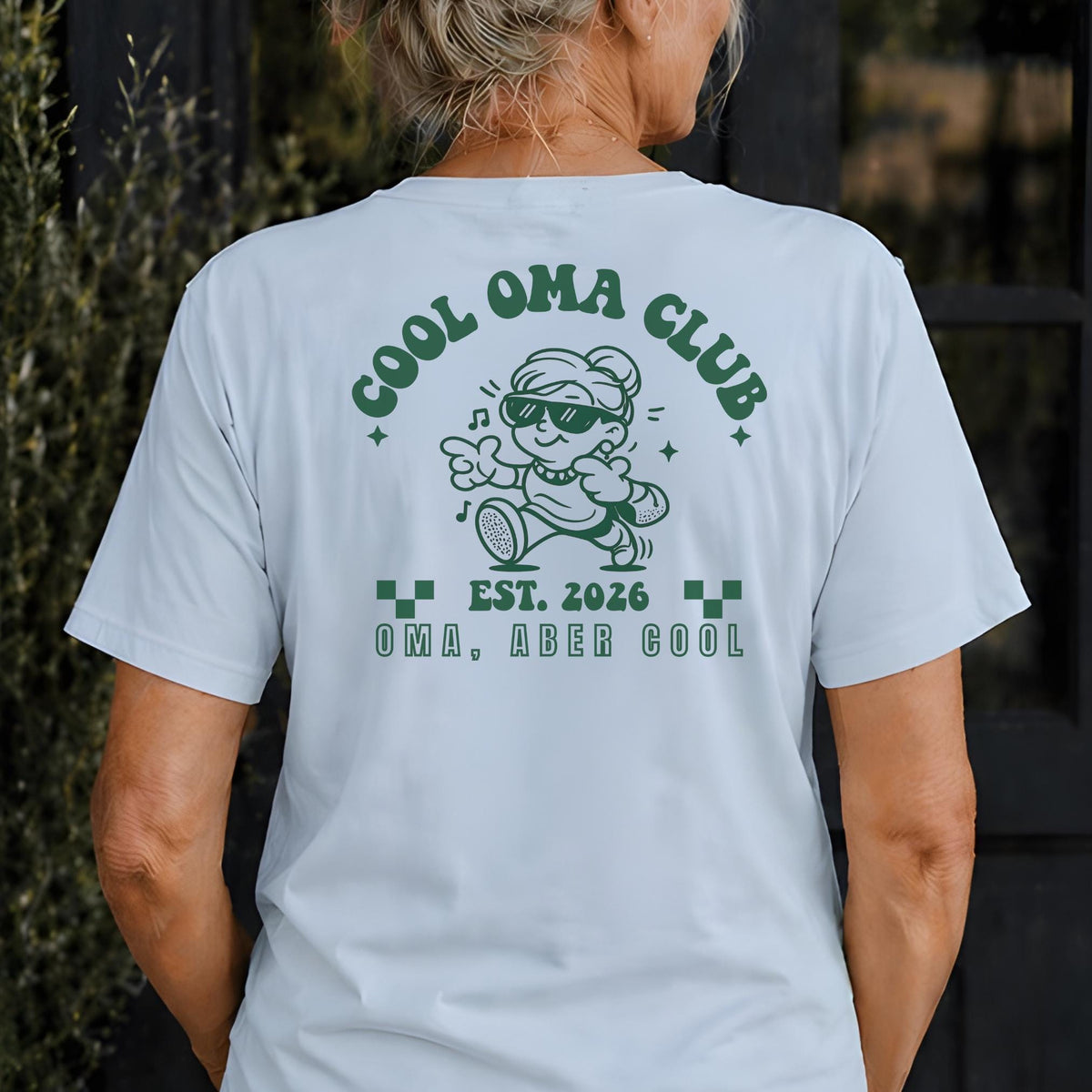 Cool Oma Club, personalisiertes Oma Shirt, Est 2026 Shirt, Geschenkidee Muttertag, Geschenk für Oma, Großmutter T-Shirt, Geburtstagsgeschenk